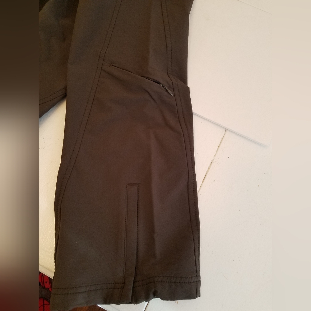 Athleta Dipper Dark Olive Flare Cargo Pants Pocket Details Size 2 - Picture 16 of 17